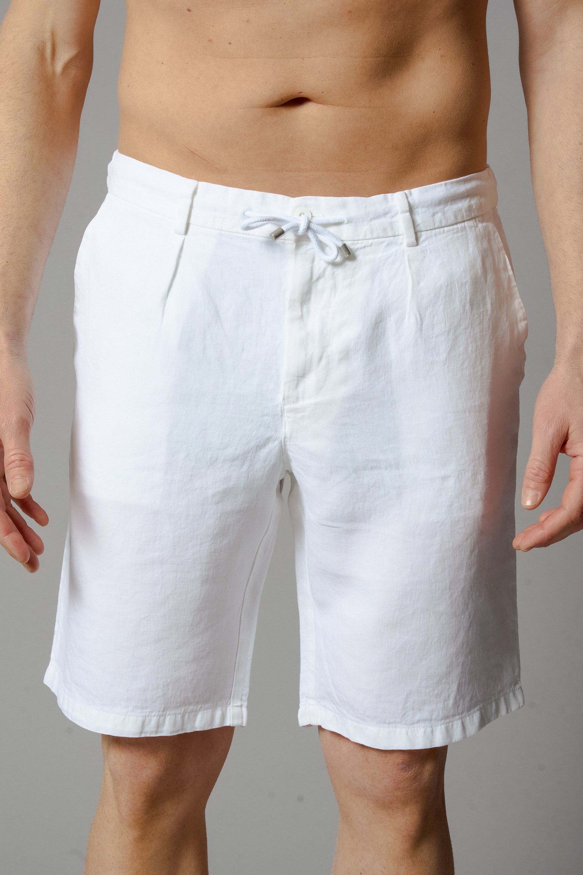 VALMONT  Mens Linen Bermudas Solid